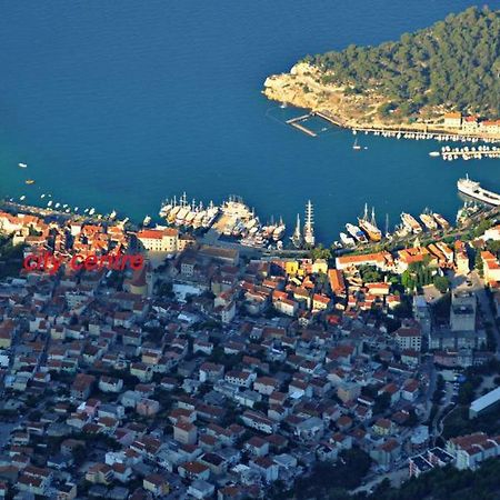 Apartment For 6 In Makarska Centar ภายนอก รูปภาพ