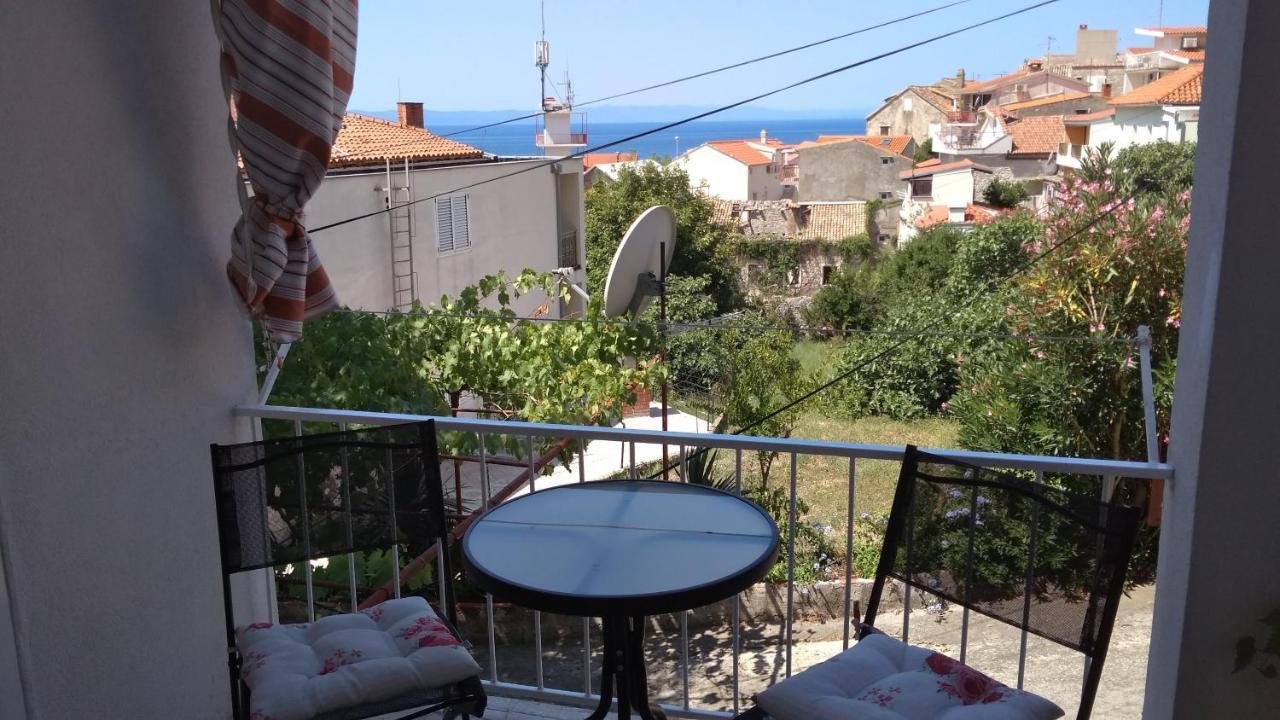 Apartment For 6 In Makarska Centar ภายนอก รูปภาพ