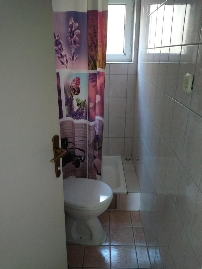 Apartment For 6 In Makarska Centar ภายนอก รูปภาพ