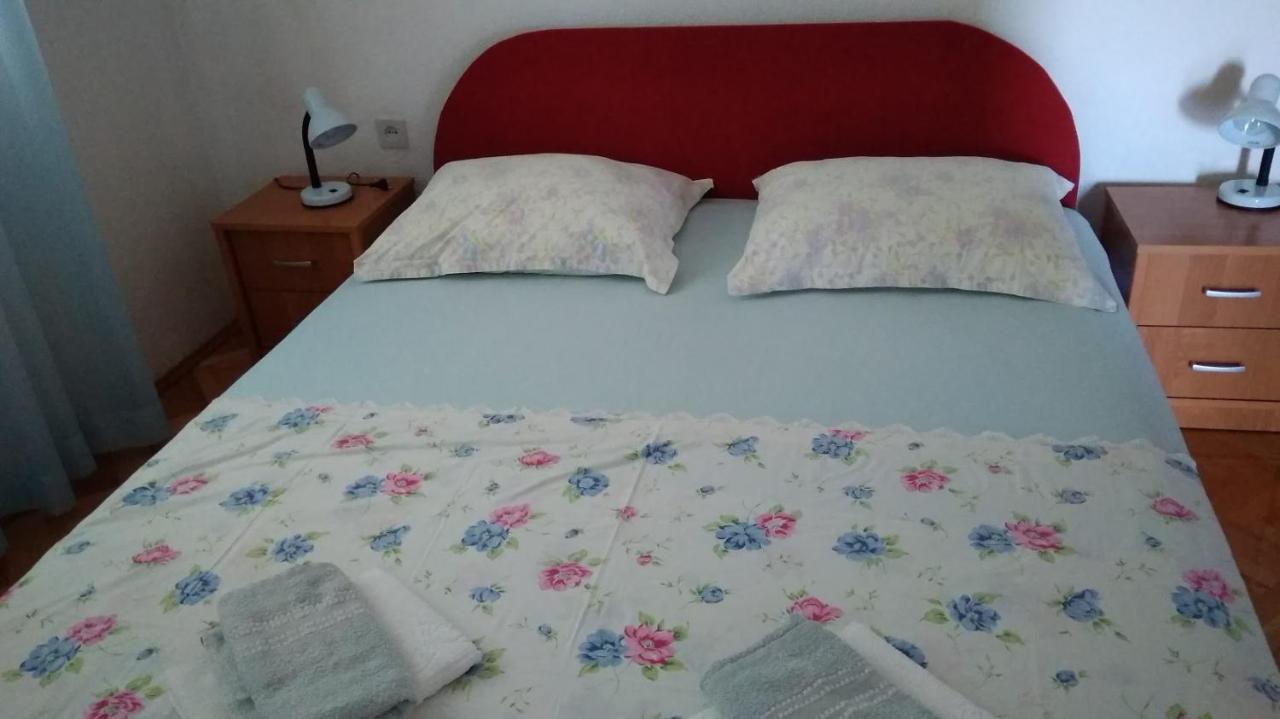 Apartment For 6 In Makarska Centar ภายนอก รูปภาพ