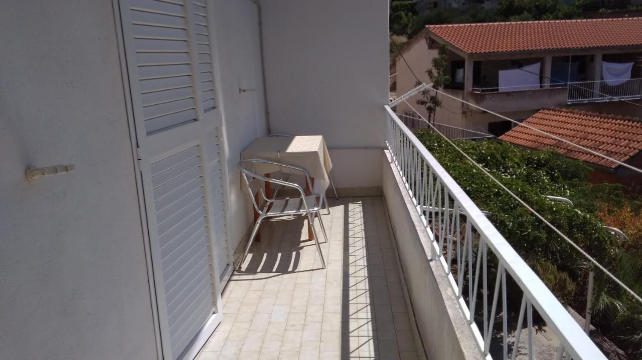 Apartment For 6 In Makarska Centar ภายนอก รูปภาพ