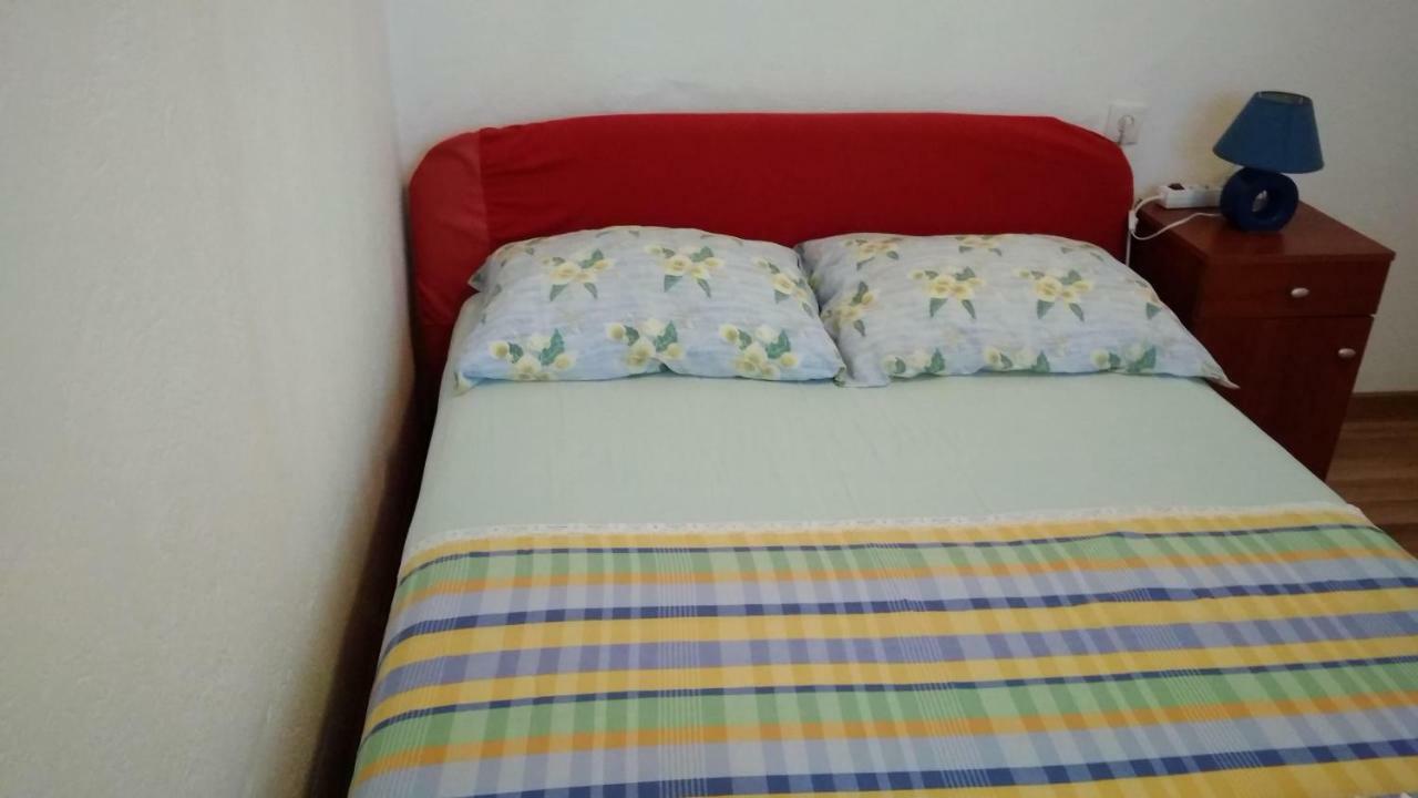 Apartment For 6 In Makarska Centar ภายนอก รูปภาพ